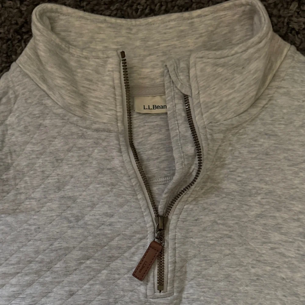 LLBean Women’s Quarter-Zip Sweate - Picture 2 of 4